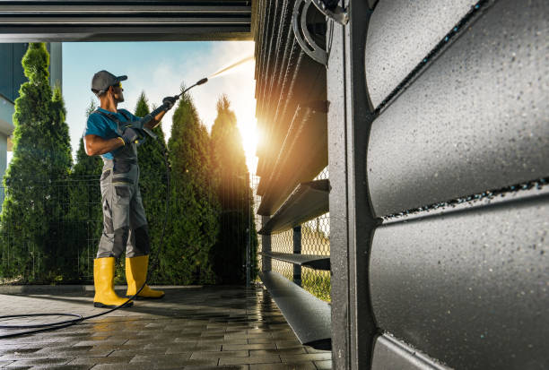 Best Roof Power Washing Services  in Schlusser, PA