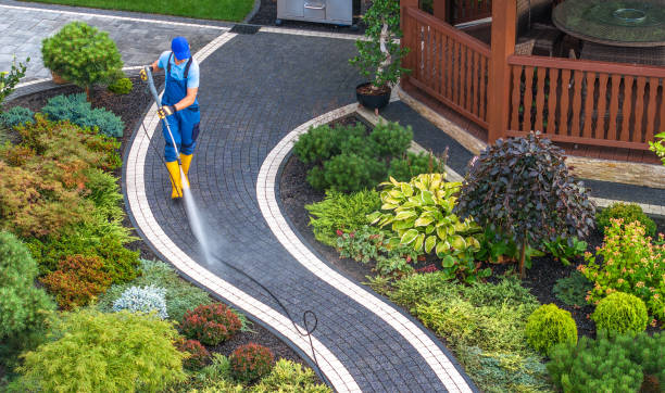 Best Garage Pressure Washing  in Schlusser, PA